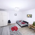 Holiday Cazare Brasov * Brasov